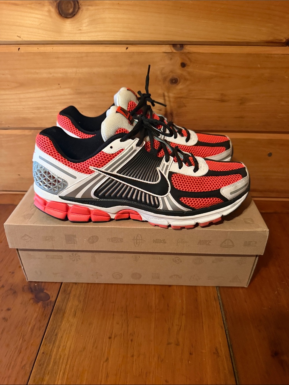 Nike Zoom vomero 5 Sneakers in Neon Red, Black & White